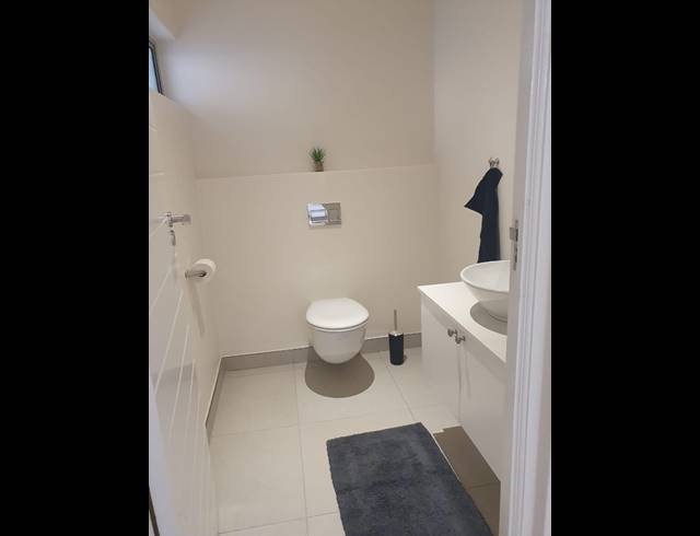 2 BEDROOM APARTMENT TO LET IN MELROSE NORTH
